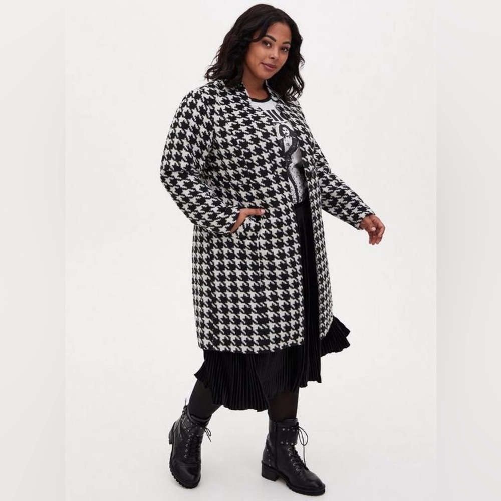 Torrid Women's Black and White Houndstooth Wool Coat size 1 plus - Picture 3 of 10